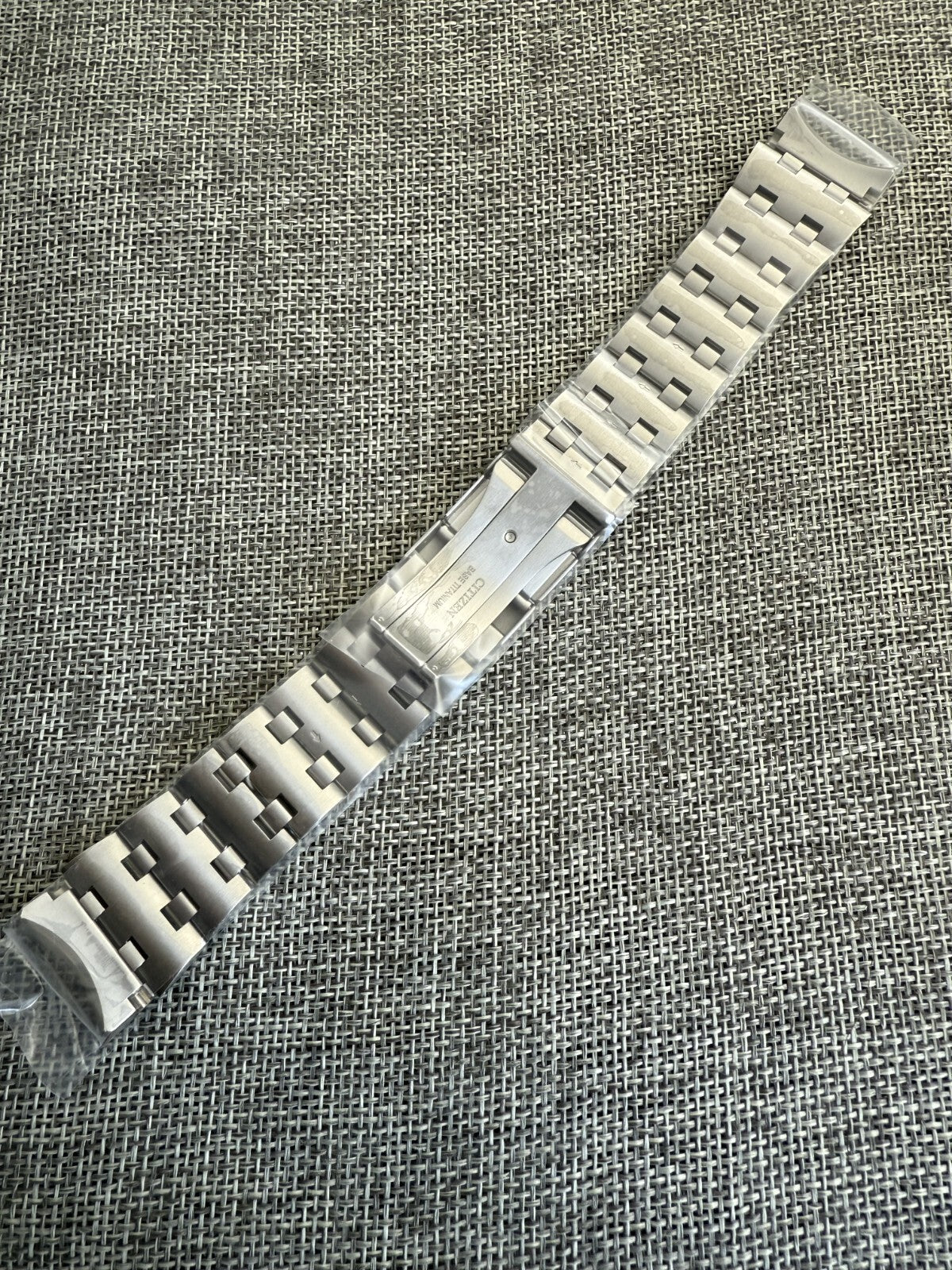 59-S03130 CITIZEN JY0010-50E, JY0050-55L, JY0080-62E 22MM Titanium BRACELET