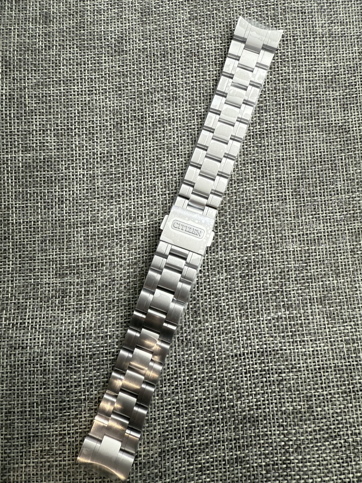 The Citizen Photovoltaic Super AQ4100-65L AQ4100-57E AQ4100 Titanium Bracelet