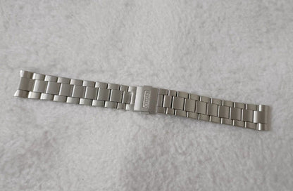 The CITIZEN AQ1050-50E AQ1054-59E High-Precision Bracelet Metal band