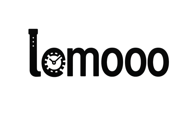 以"lemooo"为元素生成一个logo，英文要有辨识度，有钟表配件或手表表带的元素，不要太复杂，不要有其它英文，简约风格，黑白颜色